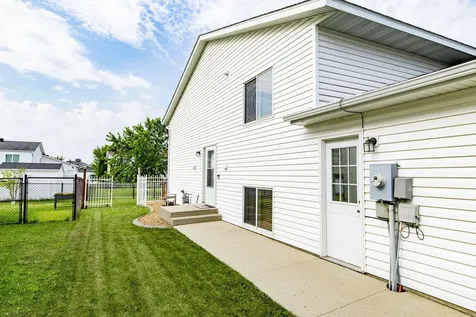955 42nd Avenue W West Fargo ND 58078