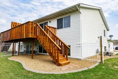 955 42nd Avenue W West Fargo ND 58078
