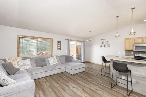 955 42nd Avenue W West Fargo ND 58078
