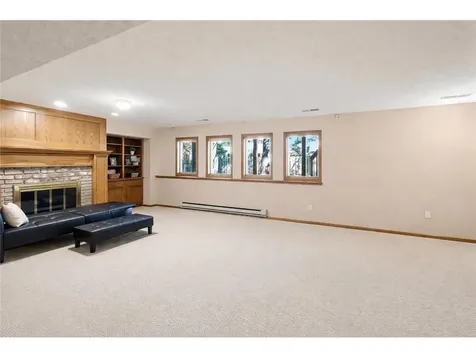 8992 Hidden Meadow Road Woodbury MN 55125