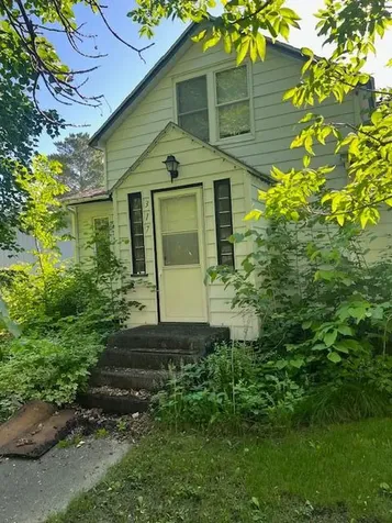 317 1st Avenue SW Hankinson ND 58041