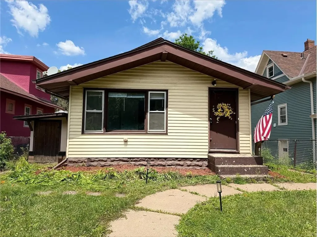 1173 Mclean Avenue Saint Paul MN 55106