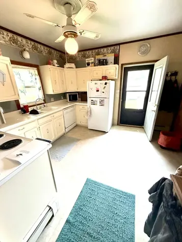 318 2nd Street SE Hallock MN 56728