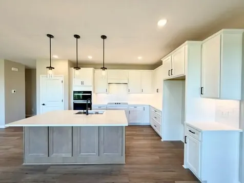 4633 Island Park Drive Woodbury MN 55129