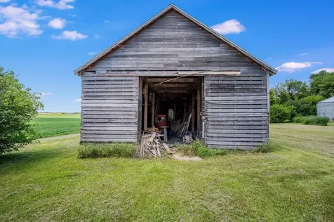 23265 445th Avenue Delavan MN 56023