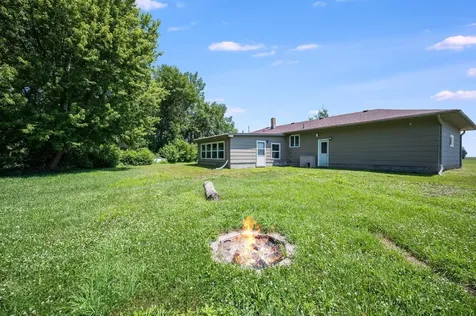 23265 445th Avenue Delavan MN 56023
