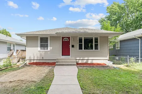 5132 Vincent Avenue N Minneapolis MN 55430
