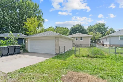 5132 Vincent Avenue N Minneapolis MN 55430