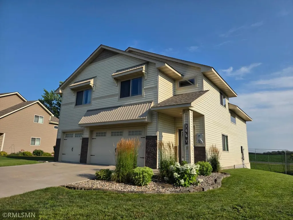 1667 Hidden Trail Mayer MN 55360