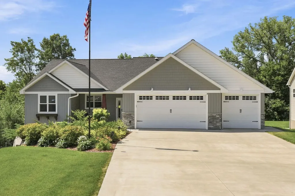 590 Northern Lights Drive Prescott WI 54021