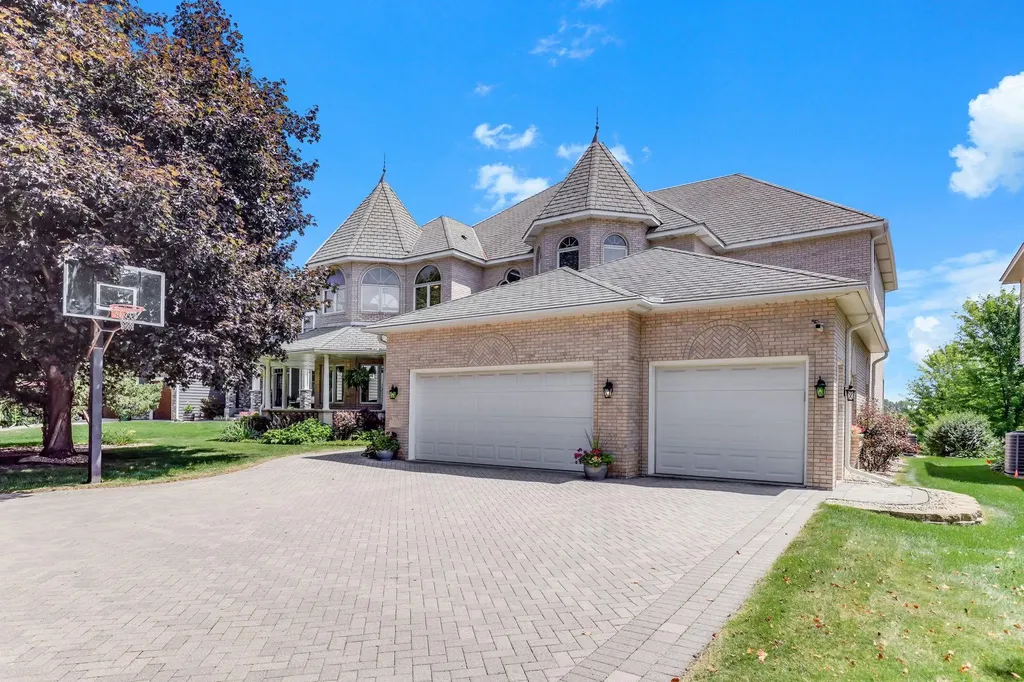 8148 Ithaca Lane N Maple Grove MN 55311