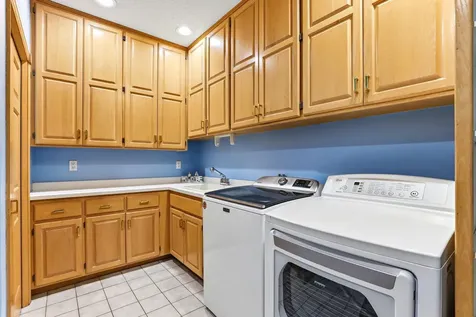 8148 Ithaca Lane N Maple Grove MN 55311
