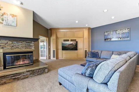 8148 Ithaca Lane N Maple Grove MN 55311