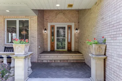 8148 Ithaca Lane N Maple Grove MN 55311