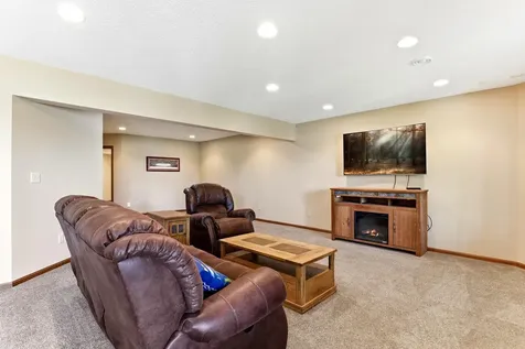 8148 Ithaca Lane N Maple Grove MN 55311