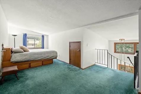 5530 E Bavarian Pass Fridley MN 55432