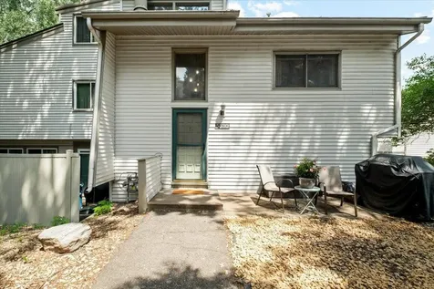 5530 E Bavarian Pass Fridley MN 55432