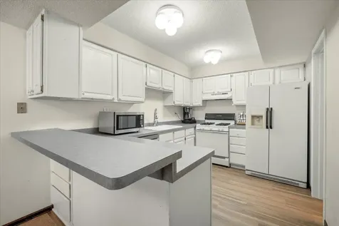 5530 E Bavarian Pass Fridley MN 55432
