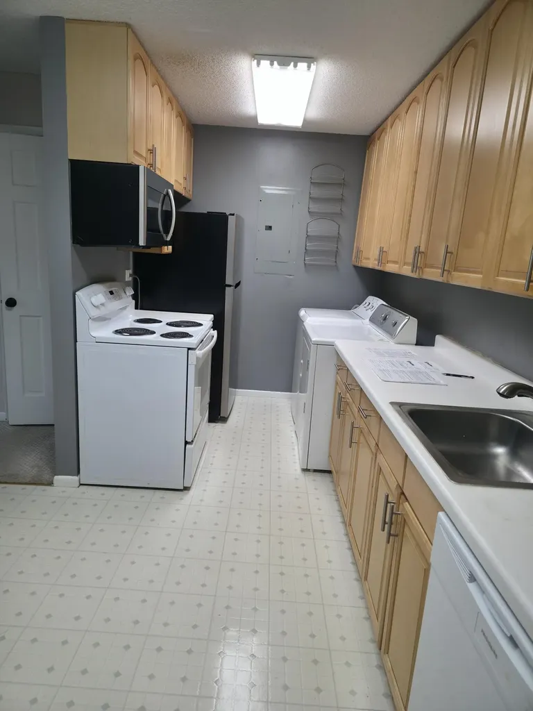 1241 Wagon Wheel Road Hopkins MN 55343