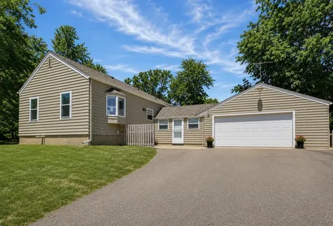 949 7th Avenue SW Faribault MN 55021
