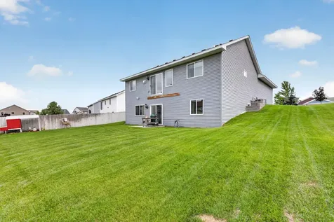 913 Moline Loop NW Isanti MN 55040