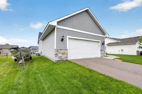 913 Moline Loop NW Isanti MN 55040
