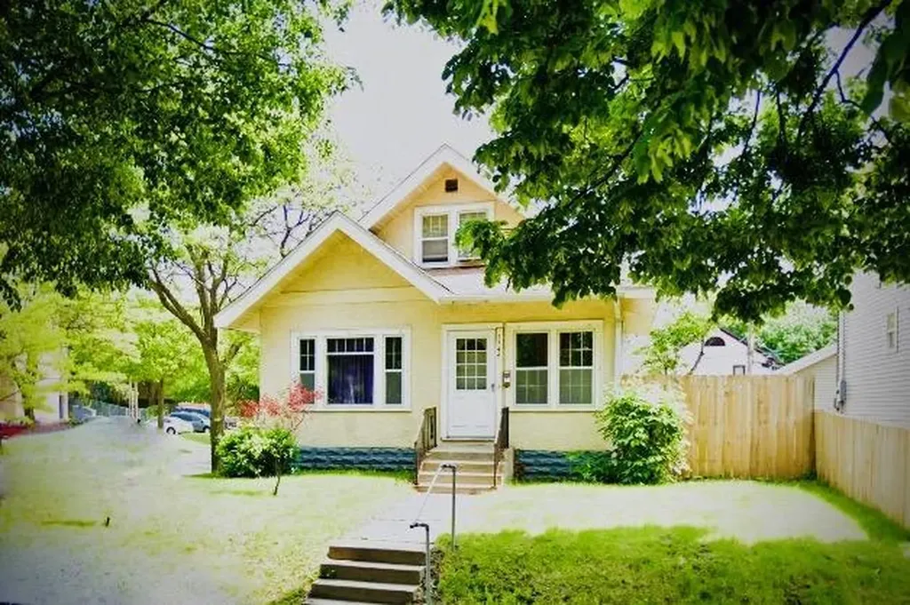 1344 Knox Avenue N Minneapolis MN 55411