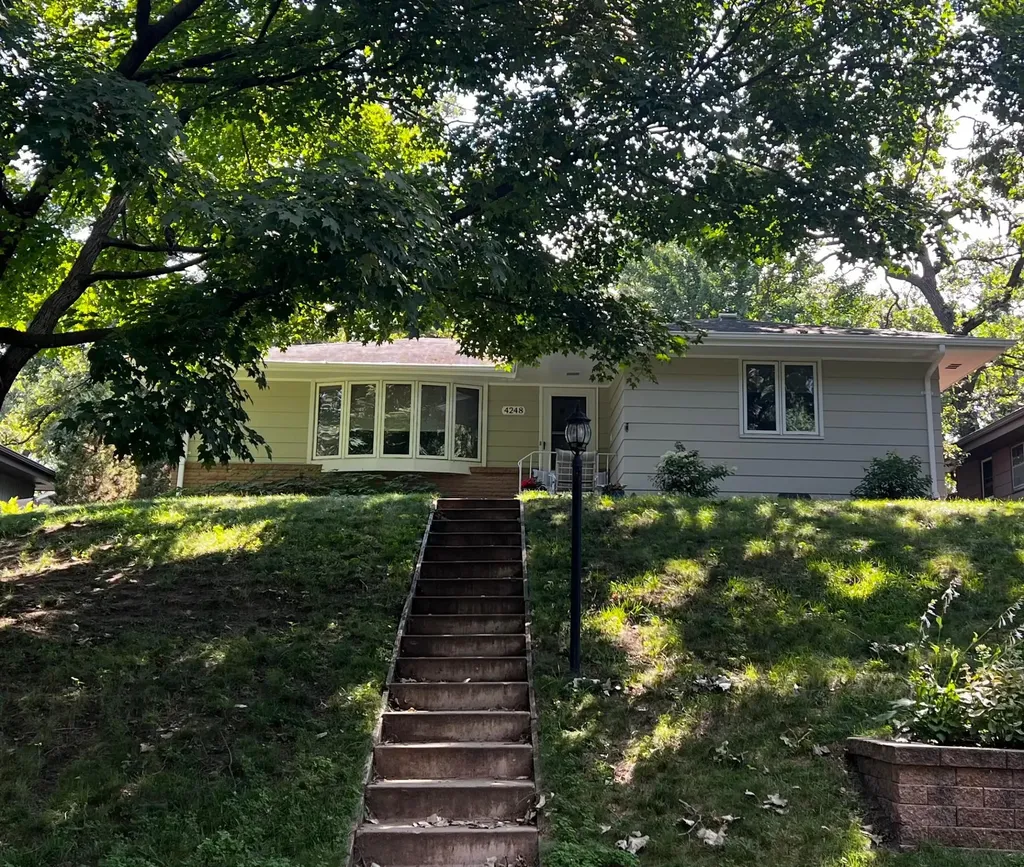 4248 France Avenue N Robbinsdale MN 55422