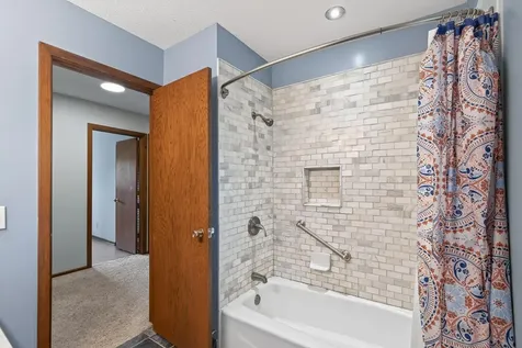 10704 Prescott Court Burnsville MN 55337