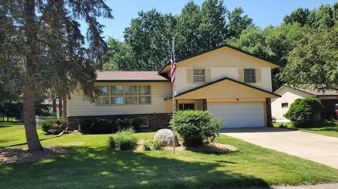 1880 Richal Drive Woodbury MN 55125