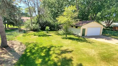1880 Richal Drive Woodbury MN 55125