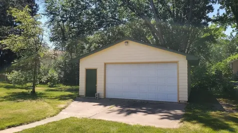 1880 Richal Drive Woodbury MN 55125
