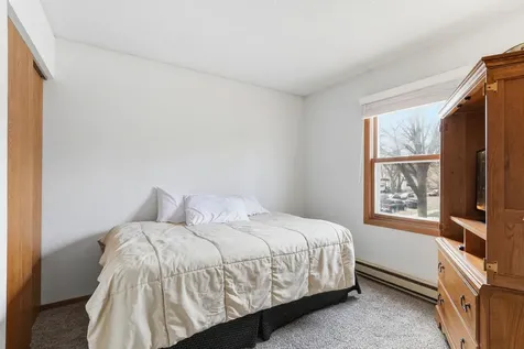 906 Galtier Street Saint Paul MN 55117