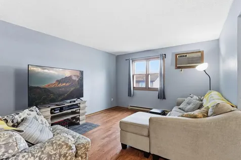 906 Galtier Street Saint Paul MN 55117