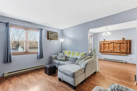 906 Galtier Street Saint Paul MN 55117