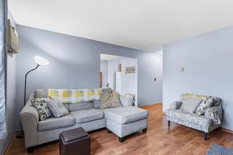 906 Galtier Street Saint Paul MN 55117