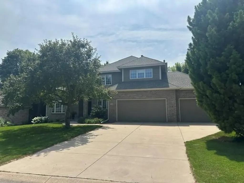 7941 S Bay Curve Eden Prairie MN 55347