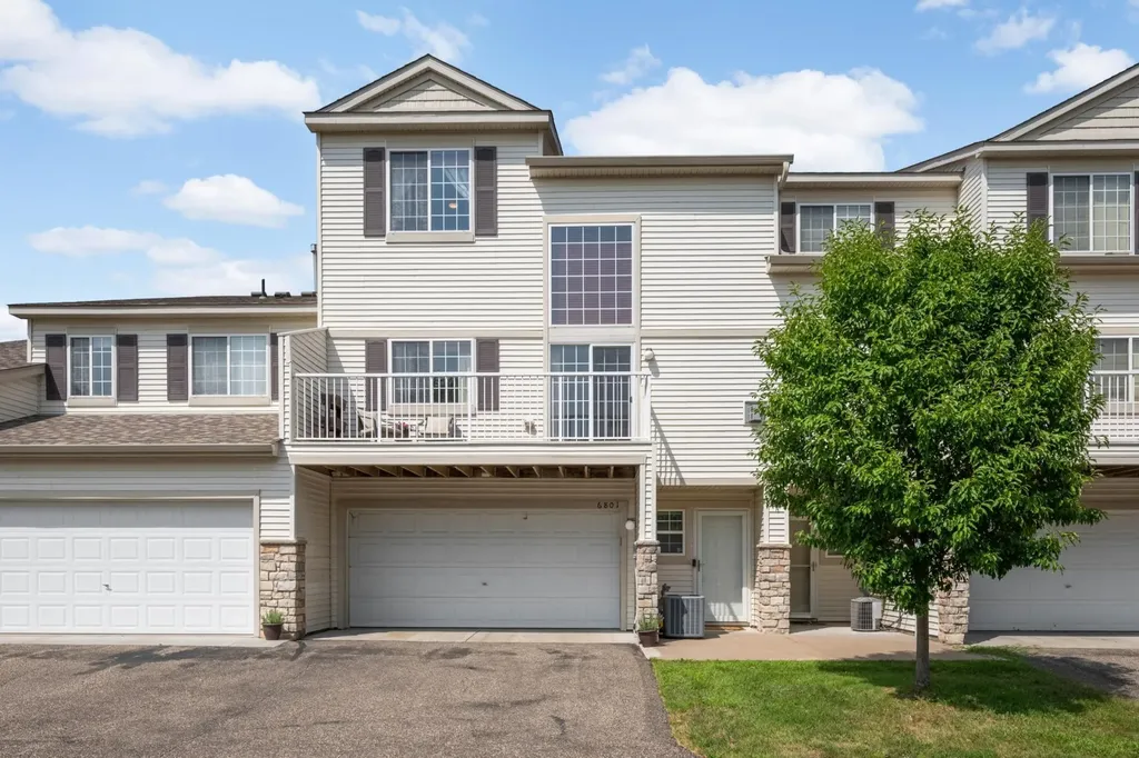 6801 Pine Crest Trail S Cottage Grove MN 55016