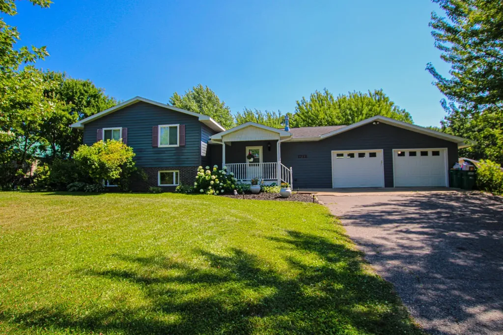 1712 Cranberry Lane NE Alexandria MN 56308