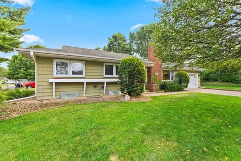 784 Creek Avenue Mendota Heights MN 55120
