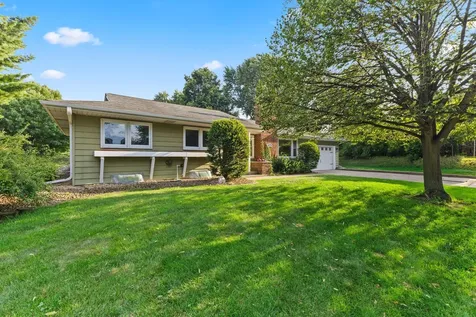 784 Creek Avenue Mendota Heights MN 55120