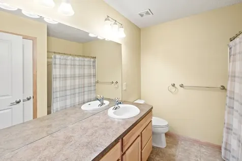 899 Ledgestone Drive Mahtomedi MN 55115