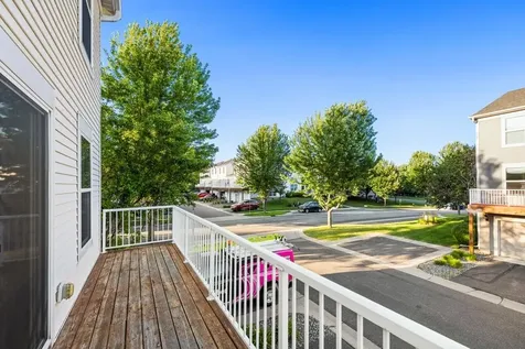899 Ledgestone Drive Mahtomedi MN 55115