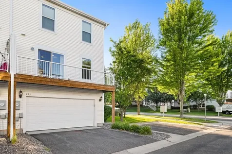 899 Ledgestone Drive Mahtomedi MN 55115