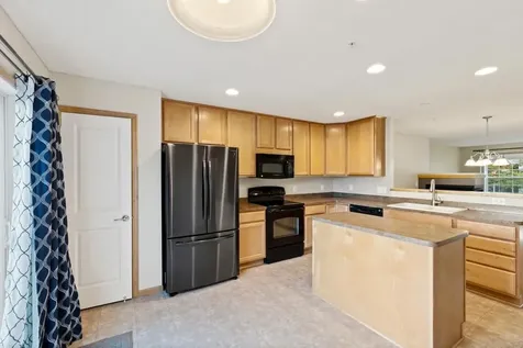 899 Ledgestone Drive Mahtomedi MN 55115