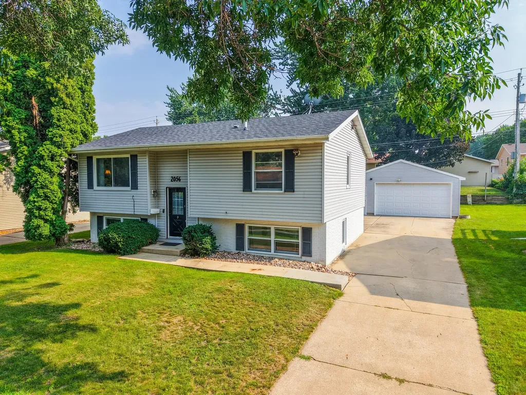 2056 44th Street NW Rochester MN 55901