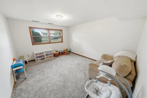 2056 44th Street NW Rochester MN 55901