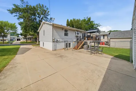 2056 44th Street NW Rochester MN 55901