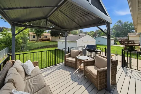 2056 44th Street NW Rochester MN 55901
