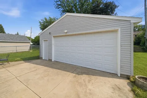 2056 44th Street NW Rochester MN 55901